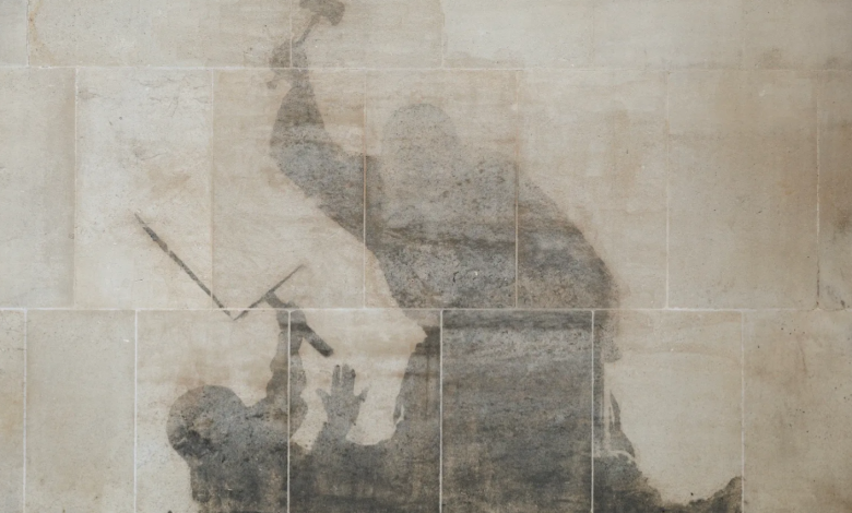 سایۀ شوم دیوارنگارۀ پاک‌شدۀ بنکسی در اینترنت دست‌به‌دست می‌شود